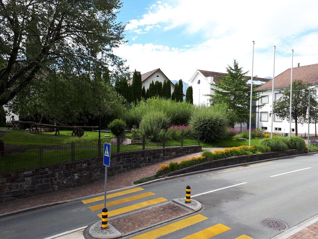 Bed And Breakfast Krone Schellenberg Exterior foto